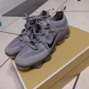 Women's grey vapormax sneaker